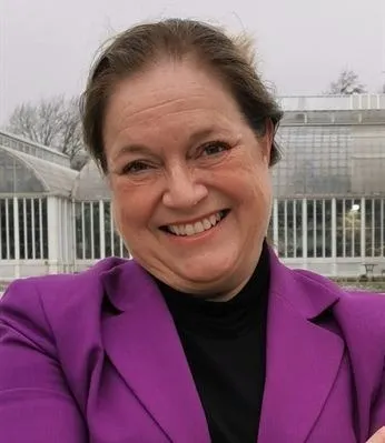 Headshot of Aina Illiano in Gothenburg.